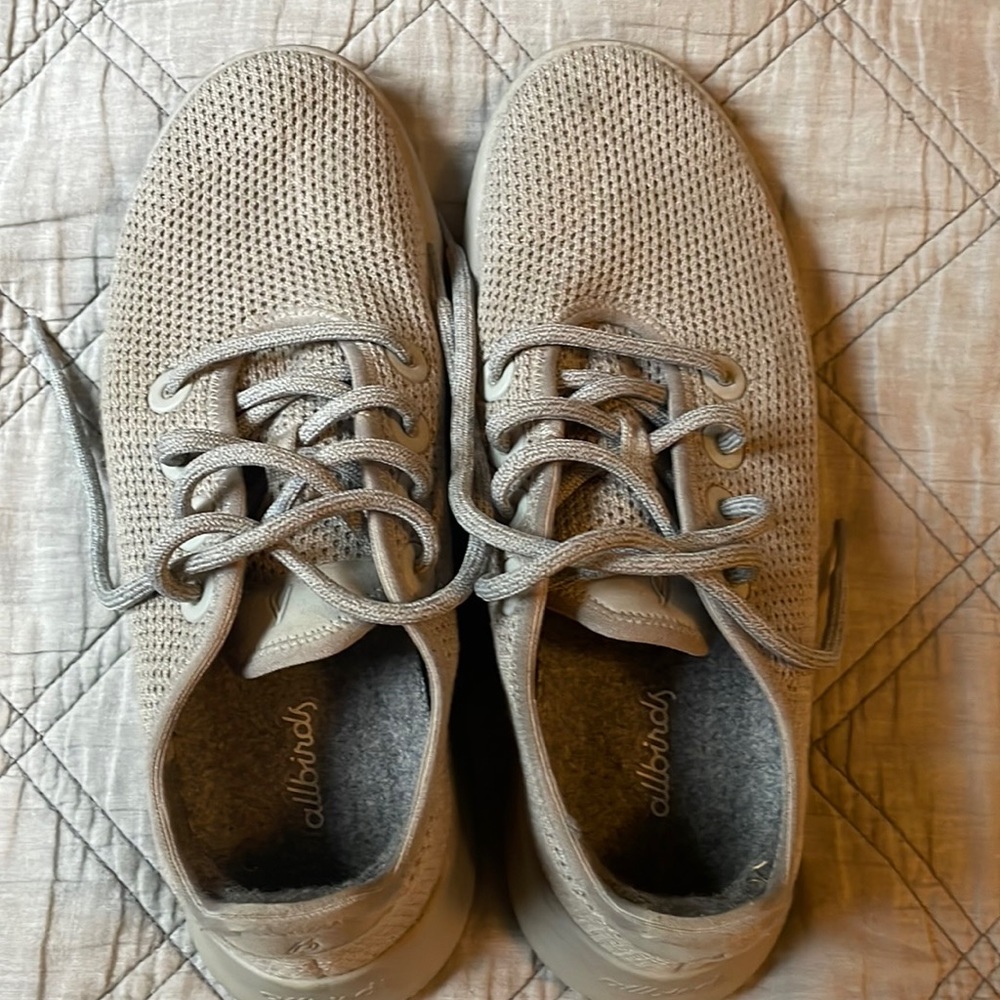 Light gray all birds, good condition